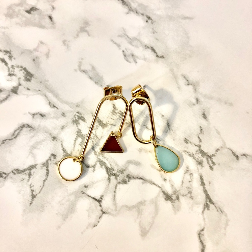 Unbalance earrings